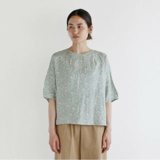 ネストローブ(nest Robe)のn.o.f.l ノフル リネン ペイズリーフラワー プルオーバーブラウス 日本製(シャツ/ブラウス(半袖/袖なし))