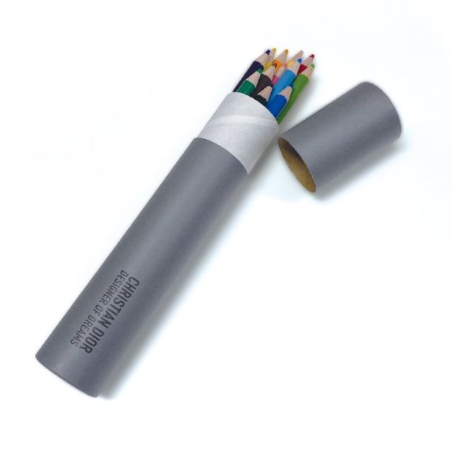 クリスチャン・ディオール、 夢のクチュリエ　色鉛筆/Color pencil　1H195mm40mm