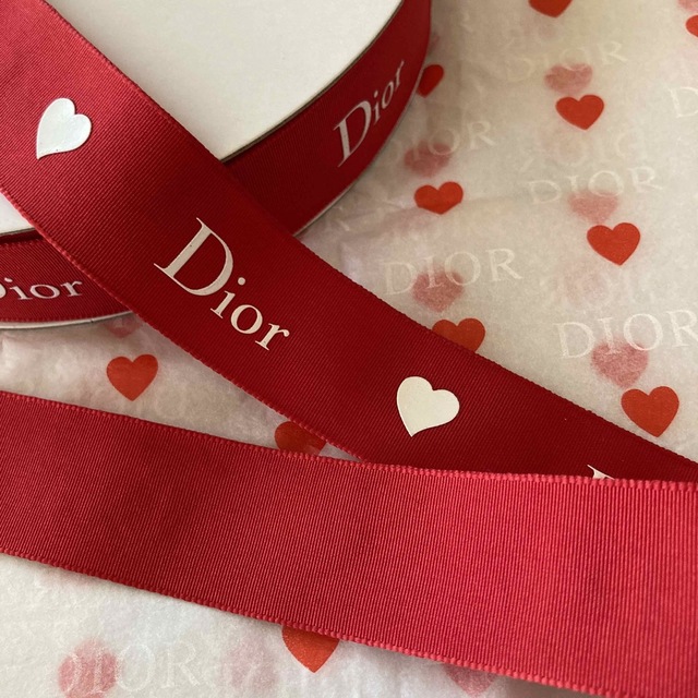 Dior(ディオール)の【超レア】Dior/レッドハート/ラッピングリボン【幅2.5㎝×2m】 インテリア/住まい/日用品のオフィス用品(ラッピング/包装)の商品写真