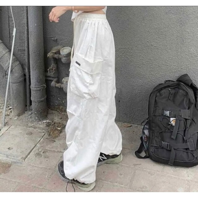 スノーカーゴパンツ ワイドパンツ ダンス ストリート カジュアル 韓国 白【XL メンズのパンツ(ワークパンツ/カーゴパンツ)の商品写真