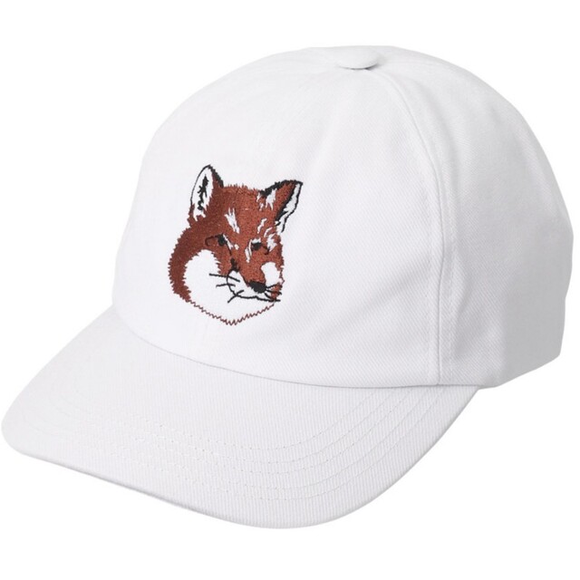 MAISON KITSUNE'(メゾンキツネ)の【UNISEX】LARGE FOX HEAD EMBROIDERY 6Pキャップ メンズの帽子(キャップ)の商品写真