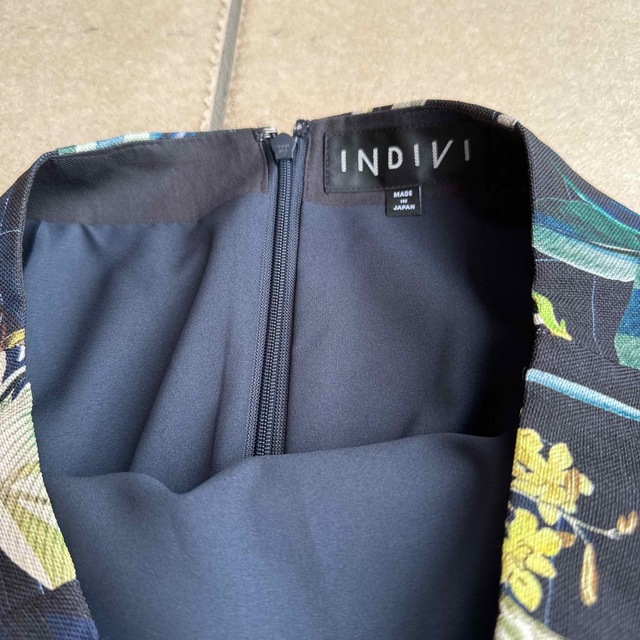 INDIVI(インディヴィ)の未使用 未着 INDIVI【マシンウォッシュ】ボタニカルイレギュラーヘムスカート レディースのスカート(ひざ丈スカート)の商品写真