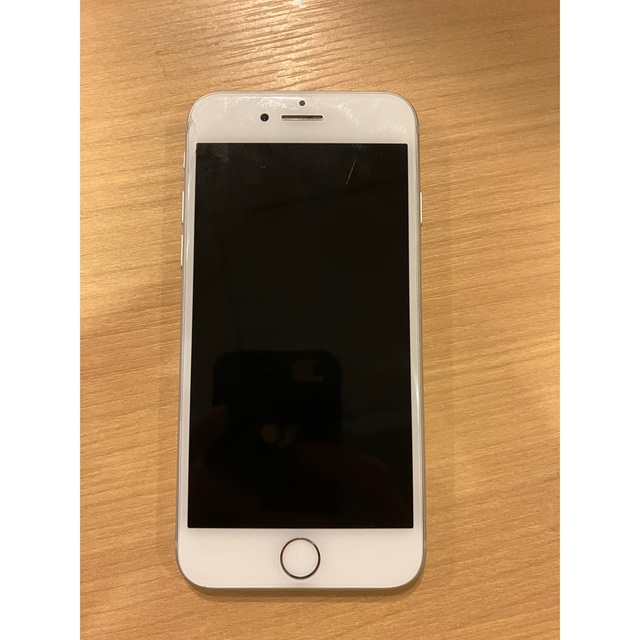 iPhone(アイフォーン)のiPhone 8 Silver 64 GB docomo スマホ/家電/カメラのスマートフォン/携帯電話(スマートフォン本体)の商品写真