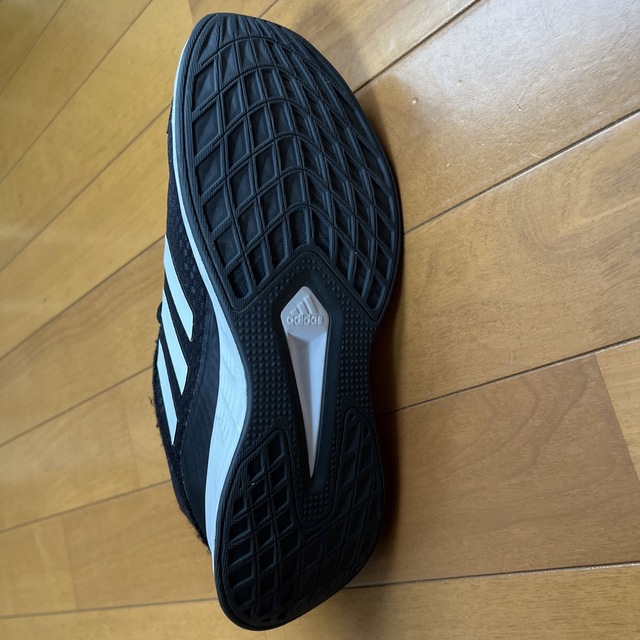 adidas(アディダス)のサイズ24センチ　adidasスニーカー メンズの靴/シューズ(スニーカー)の商品写真
