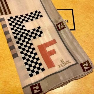 フェンディ(FENDI)の専用💝訳有り未使用　フェンディ ハンカチスカーフ　シルク混　ピンクバージョン(ハンカチ)