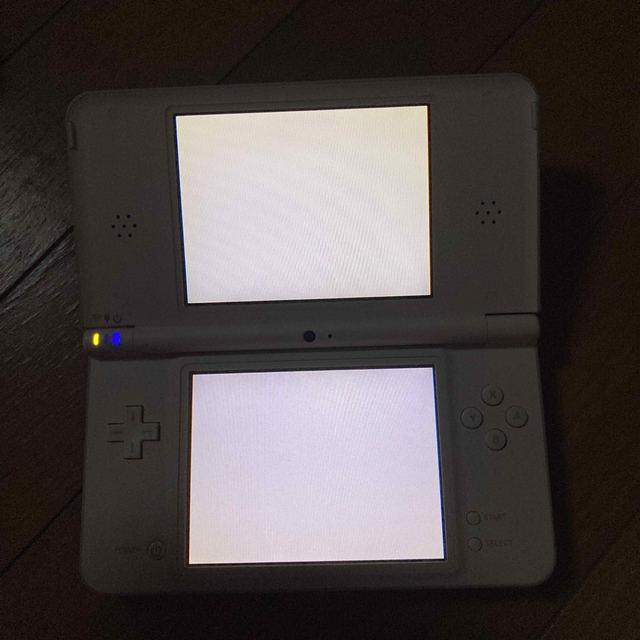 ニンテンドーDS - Nintendo ニンテンドー DSi LL White本体の通販 by