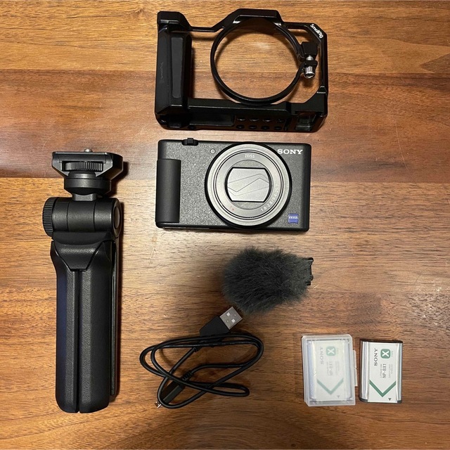 SONY(ソニー)の【美品】VLOGCAM ZV-1G シューティンググリップキット 付属品多数 スマホ/家電/カメラのカメラ(コンパクトデジタルカメラ)の商品写真