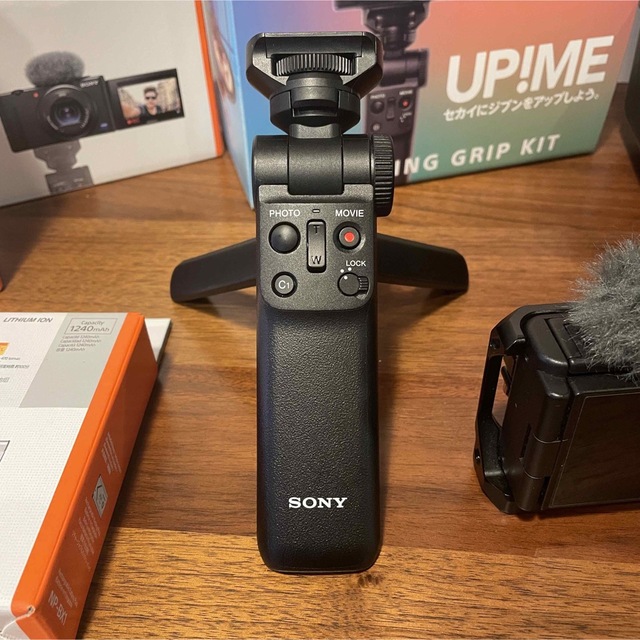 SONY(ソニー)の【美品】VLOGCAM ZV-1G シューティンググリップキット 付属品多数 スマホ/家電/カメラのカメラ(コンパクトデジタルカメラ)の商品写真