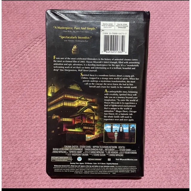 ジブリ(ジブリ)の英語版VHS。千と千尋の神隠し　SPIRITED AWAY エンタメ/ホビーのDVD/ブルーレイ(アニメ)の商品写真