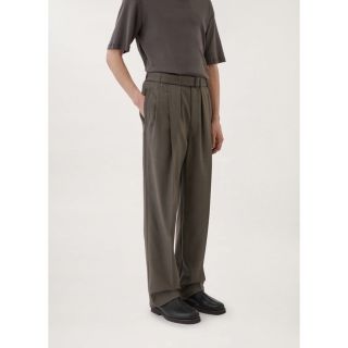 ルメール(LEMAIRE)のLEMAIRE ルメールLOOSE PLEATED PANTS(スラックス)