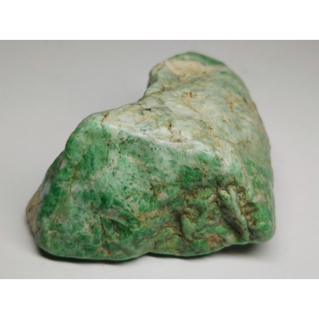 白緑 147g 翡翠 ヒスイ 翡翠原石 原石 鉱物 鑑賞石 自然石 誕生石