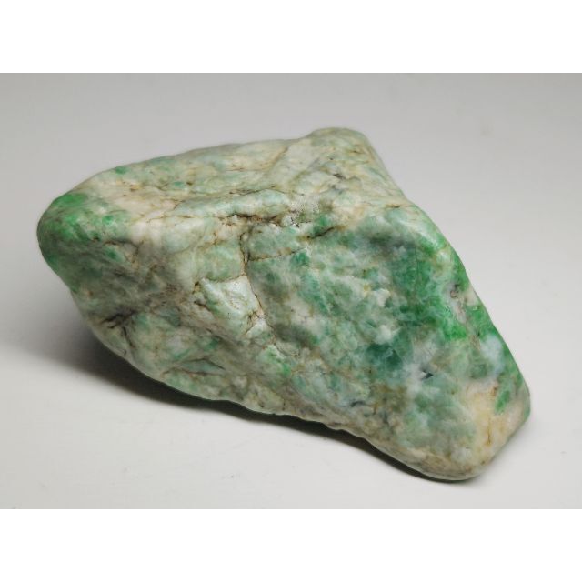 白緑 147g 翡翠 ヒスイ 翡翠原石 原石 鉱物 鑑賞石 自然石 誕生石