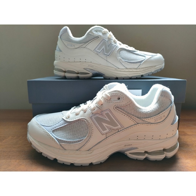 New Balance(ニューバランス)の①希少【新品未使用】ニューバランス M2002RWP 23cm WHITE レディースの靴/シューズ(スニーカー)の商品写真