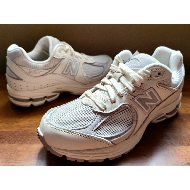 New Balance(ニューバランス)の①希少【新品未使用】ニューバランス M2002RWP 23cm WHITE レディースの靴/シューズ(スニーカー)の商品写真