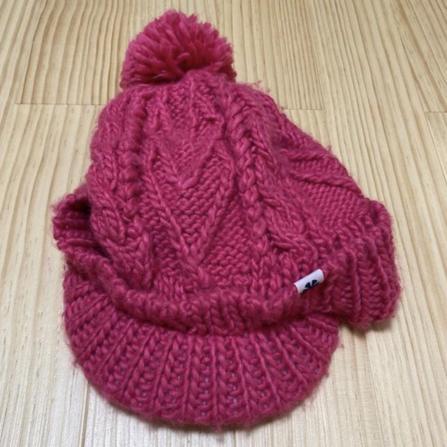 ニット帽　レディース　ショッキングピンク レディースの帽子(ニット帽/ビーニー)の商品写真
