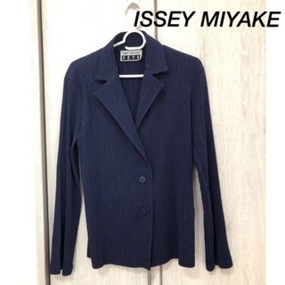 イッセイミヤケ(ISSEY MIYAKE)のISSEY MIYAKE  イッセイミヤケ　プリーツジャケット(テーラードジャケット)