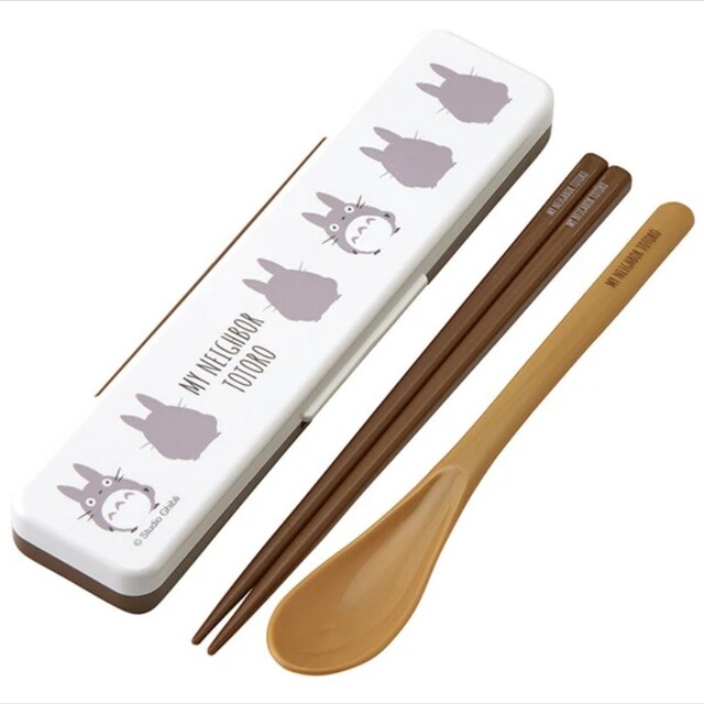 ジブリ(ジブリ)の新品 コンビセット となりのトトロ ジブリ 箸箱 箸スプーンセット お弁当 給食 インテリア/住まい/日用品のキッチン/食器(カトラリー/箸)の商品写真