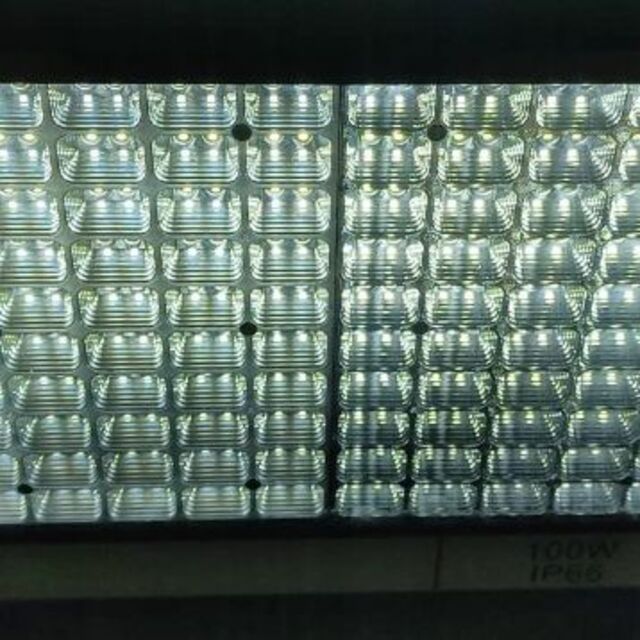 ❤5台セット❣100W&10000LM☆超高輝度SMD200個搭載♪❤投光器 - 通販