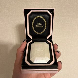 トゥフェイス(Too Faced)のトゥー　フェイスド　ハイライト(フェイスパウダー)