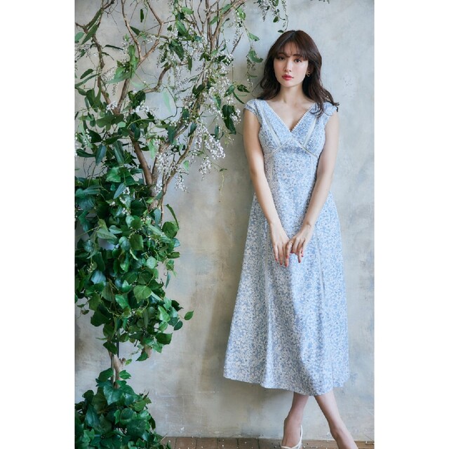 Lace Trimmed Floral Dress - ロングワンピース/マキシワンピース