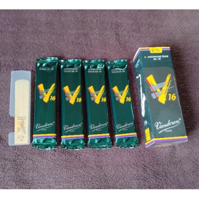 【Sevensteps様専用】VandorenテナーサックスリードV16 2.5 楽器の管楽器(サックス)の商品写真