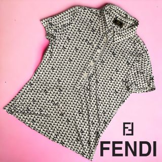 フェンディ(FENDI)の【訳ありアウトレット】FENDI フェンディ ズッカ柄　ボタンシャツ　FF 希少(シャツ/ブラウス(半袖/袖なし))