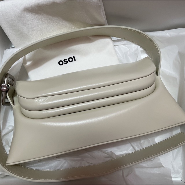 新品 osoi オソイFOLDER BROT CREAM - ショルダーバッグ