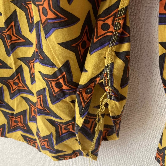 TIGRE BROCANTE(ティグルブロカンテ)のTIGRE BROCANTE 手裏剣柄レギュラーシャツ メンズのトップス(シャツ)の商品写真
