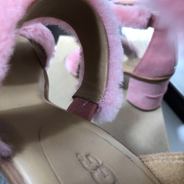 UGG(アグ)の2回店内着用 森星着用UGG W DEL REY FLUFF HEELファー完売 レディースの靴/シューズ(サンダル)の商品写真