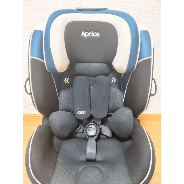 Aprica(アップリカ)のなな様専用　フォームフィット isofix ピーコックブルー キッズ/ベビー/マタニティの外出/移動用品(自動車用チャイルドシート本体)の商品写真