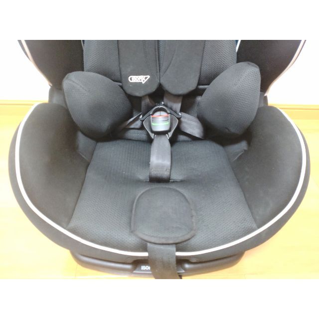 Aprica(アップリカ)のなな様専用　フォームフィット isofix ピーコックブルー キッズ/ベビー/マタニティの外出/移動用品(自動車用チャイルドシート本体)の商品写真