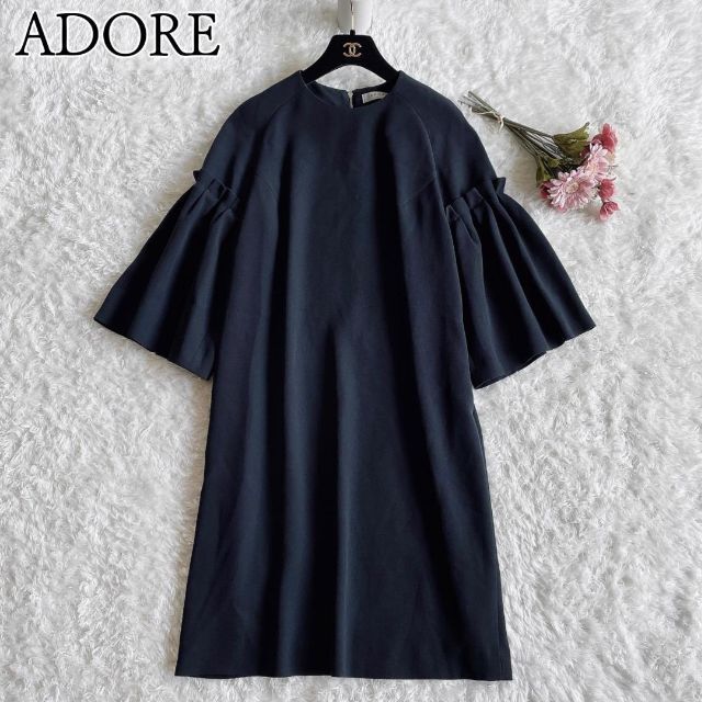 ADORE(アドーア)の☘️美品◆ADORE◆ベルスリーブ　ジョーゼットワンピース　ブラック レディースのワンピース(ひざ丈ワンピース)の商品写真