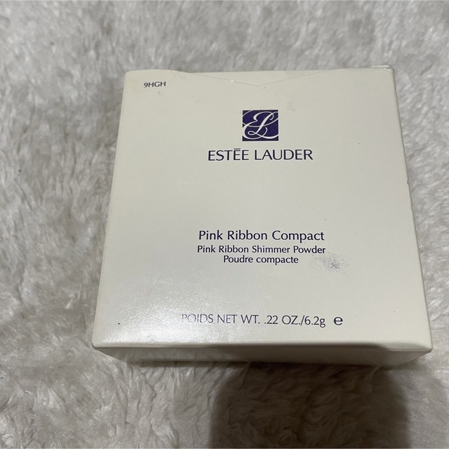 Estee Lauder(エスティローダー)のエスティーローダー  ピンクリボンコンパクト　フェイスパウダー　限定品 コスメ/美容のベースメイク/化粧品(フェイスパウダー)の商品写真