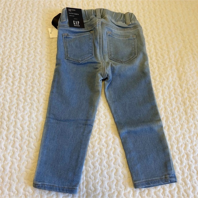 babyGAP(ベビーギャップ)のGAP デニムパンツ　90センチ キッズ/ベビー/マタニティのキッズ服女の子用(90cm~)(パンツ/スパッツ)の商品写真