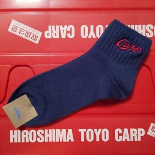 クツシタヤ(靴下屋)のカープソックス25 〜27㎝（メンズ、インディゴ）！おまけ付き♪(ソックス)