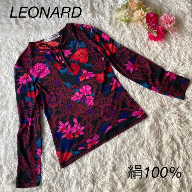 LEONARD(レオナール)の【シルク100✨】LEONARD⭐︎カットソー⭐︎花柄⭐︎イタリア製 レディースのトップス(カットソー(長袖/七分))の商品写真