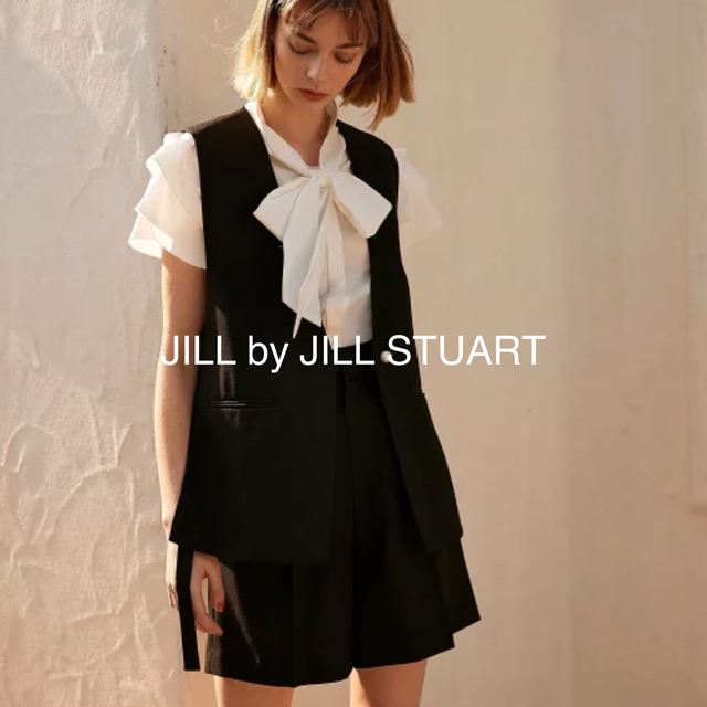 JILL by JILLSTUART(ジルバイジルスチュアート)の2023SSJILLbyJILLSTUART ティアードスリーブリボンブラウス レディースのトップス(シャツ/ブラウス(半袖/袖なし))の商品写真