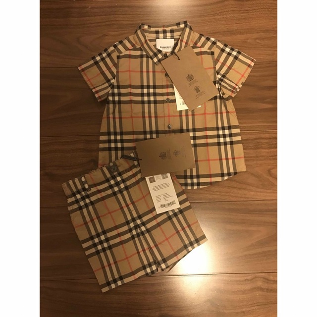 BURBERRY(バーバリー)の★ご専用★ キッズ/ベビー/マタニティのベビー服(~85cm)(シャツ/カットソー)の商品写真