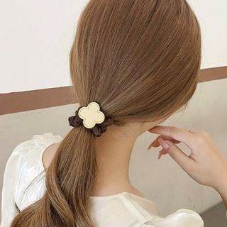 【人気】クローバー シュシュ ヘアゴム 四つ葉 韓国 可愛い アクセサリー 上品(ヘアゴム/シュシュ)