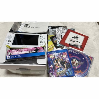 プレイステーションヴィータ(PlayStation Vita)のSONY PS Vita Wi-Fiモデル(PCH-2000)　ほぼ未使用(携帯用ゲーム機本体)
