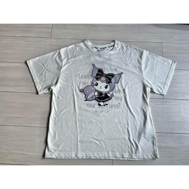 サンリオ(サンリオ)の【新品・未使用】Sanrio KUROMI Tシャツ レディースのトップス(Tシャツ(半袖/袖なし))の商品写真