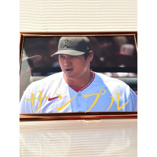 メジャーリーグベースボール(MLB)の大谷翔平　レアな迷彩キャップ写真　フレームカラーピンクゴールドA4サイズ(記念品/関連グッズ)