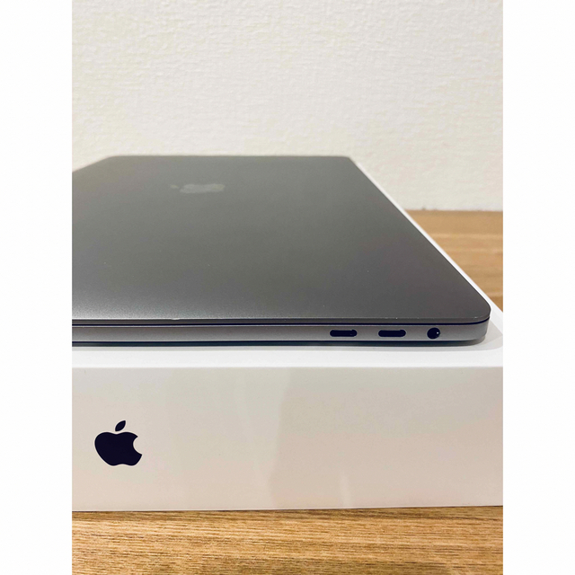 Mac (Apple)(マック)のMacBook Pro15 2016年 i7/16gb/256gb Radeon スマホ/家電/カメラのPC/タブレット(ノートPC)の商品写真