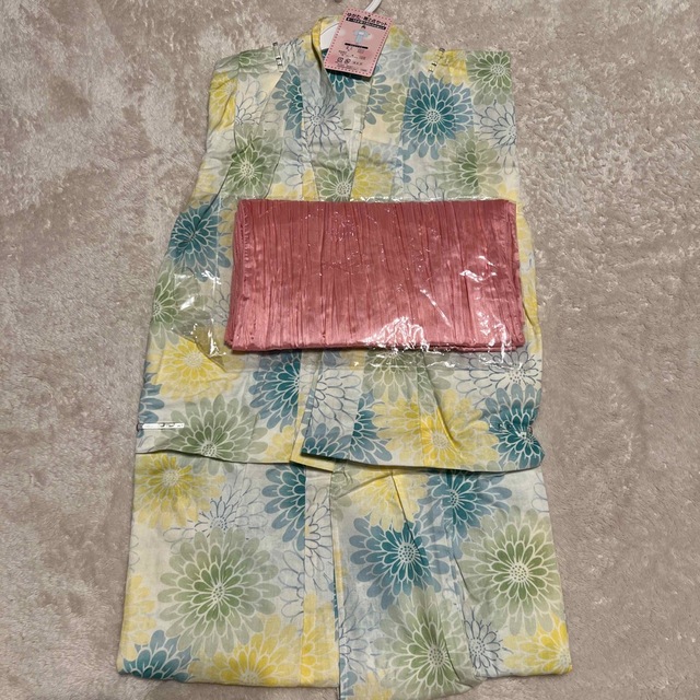 西松屋(ニシマツヤ)の浴衣　130  新品 キッズ/ベビー/マタニティのキッズ服女の子用(90cm~)(甚平/浴衣)の商品写真