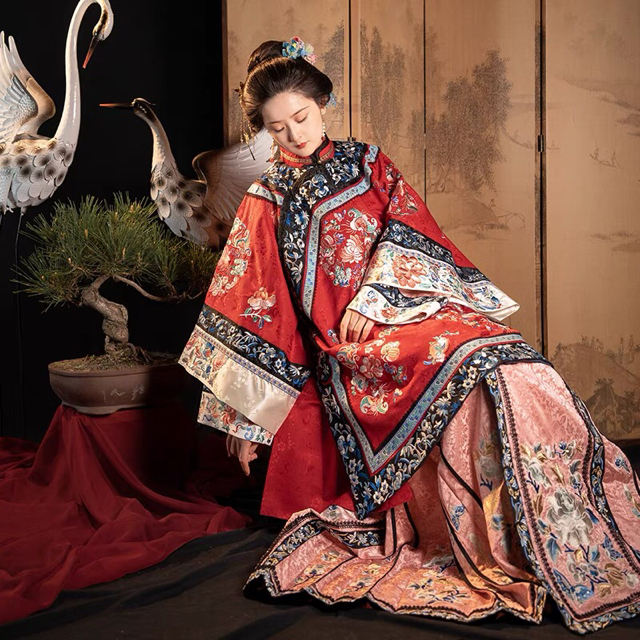 花鳥圖 清漢女刺繍氅衣 赤黒色アウター 中国伝統衣装　漢服　中華風　結婚式　着物