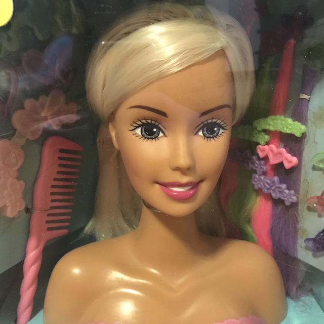 Barbie(バービー)の2001年製✴︎Barbie(バービー) カラーカールズスタイリングヘッド キッズ/ベビー/マタニティのおもちゃ(ぬいぐるみ/人形)の商品写真