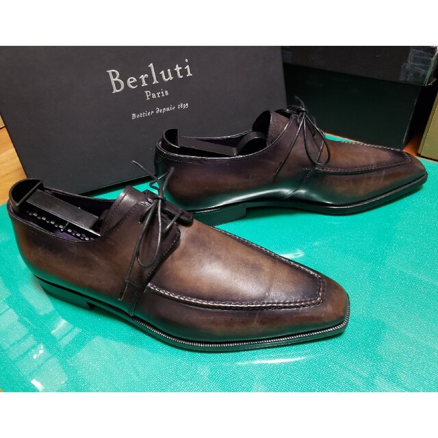 Berluti(ベルルッティ)の【未使用】Berluti　ベルルッティ　Uチップ・ダービー　ブラウン　6 メンズの靴/シューズ(ドレス/ビジネス)の商品写真