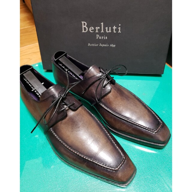 Berluti(ベルルッティ)の【未使用】Berluti　ベルルッティ　Uチップ・ダービー　ブラウン　6 メンズの靴/シューズ(ドレス/ビジネス)の商品写真