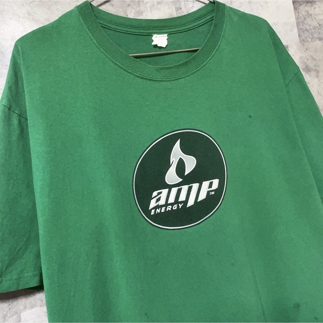Tシャツ　XLサイズ　Amp Energy　ロゴ　緑　グリーン　USA古着 メンズのトップス(Tシャツ/カットソー(半袖/袖なし))の商品写真