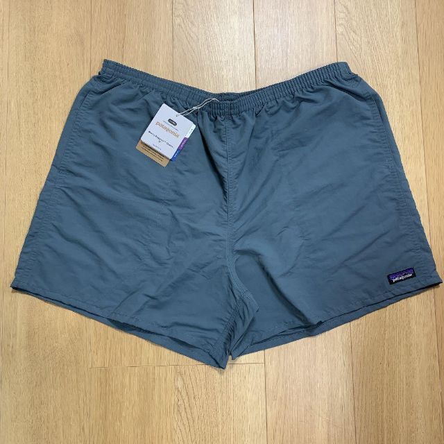 patagonia(パタゴニア)の新品　パタゴニア　5インチ メンズ バギーズ ショーツ　PLGY　グレー　XXL メンズのパンツ(ショートパンツ)の商品写真